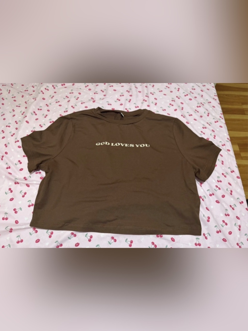 Graphic Short Sleeve Cropped Tee in Brown Like New